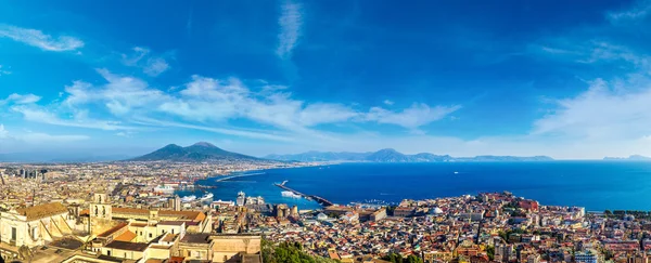 Napoli  and mount Vesuvius in  Italy — Stock Photo, Image