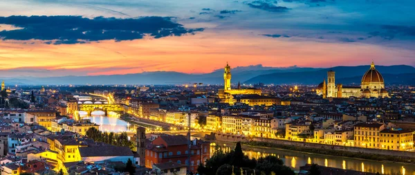 Panoramatické západ slunce ve Florencii — Stock fotografie