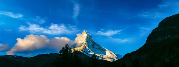 Маттерхорн в швейцарских Альпах — стоковое фото