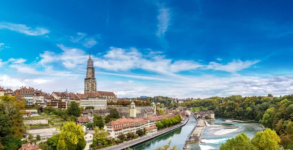 Bern och Berner Munster katedralen — Stockfoto
