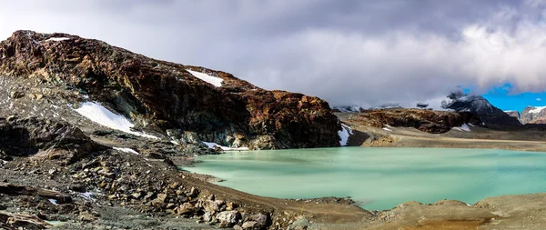 İsviçre Alpleri dağ manzarası