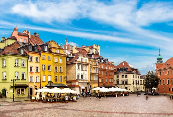 Praça da cidade velha em Varsóvia — Fotografia de Stock