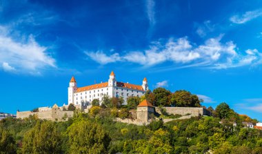 Bratislava, Slovakya 'daki ortaçağ kalesi