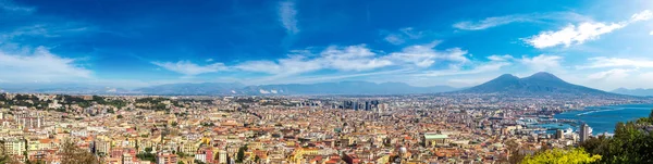 Napoli och Vesuvius i Italien — Stockfoto