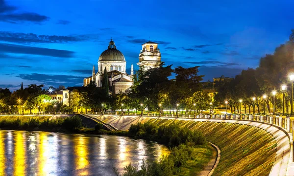 Kostel San Giorgio ve Veroně — Stock fotografie