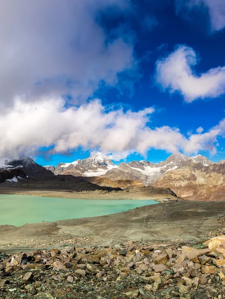 Alpes montañas paisaje en Suiza — Foto de Stock