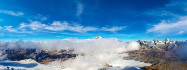 Alpen Berglandschaft in der Schweiz — Stockfoto