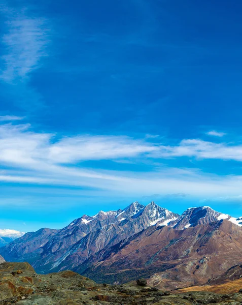 Montañas de los Alpes paisaje en Suiza —  Fotos de Stock