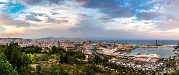 Panoramautsikt över Barcelona — Stockfoto