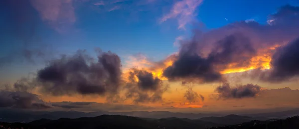 Magnifique coucher de soleil à Barcelone — Photo