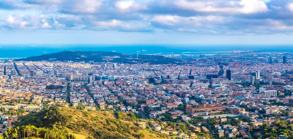 Barcelona 'nın panoramik görünümü — Stok fotoğraf