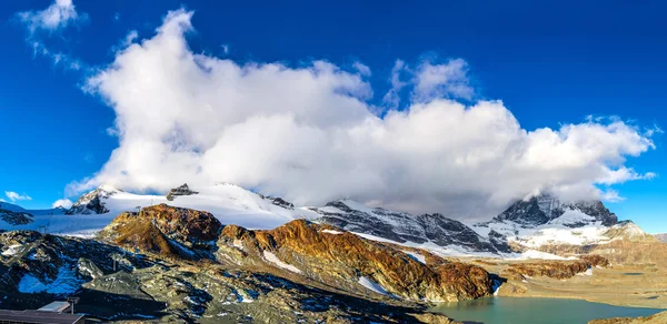 Paisaje montañoso de los Alpes —  Fotos de Stock