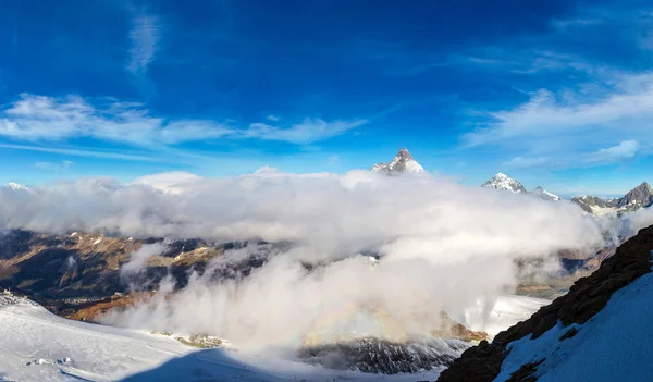 Alperna bergslandskap i Schweiz — Stockfoto