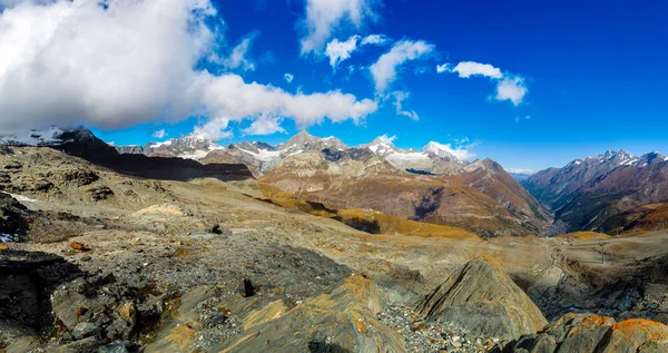 Гірський краєвид Альпах в Швейцарії — стокове фото