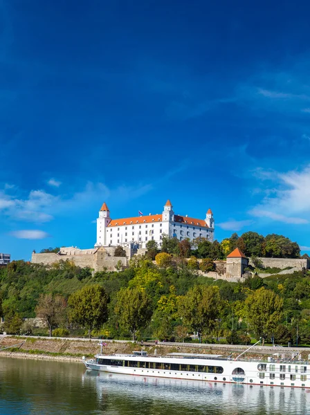 Středověký hrad v Bratislavě, Slovensko — Stock fotografie