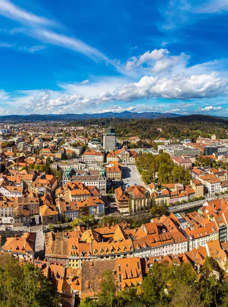 Widok na zjeżdżalnie w Ljubljanie w Słowenii — Zdjęcie stockowe