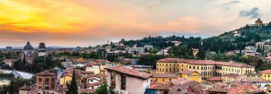 Gün batımında Verona, İtalya