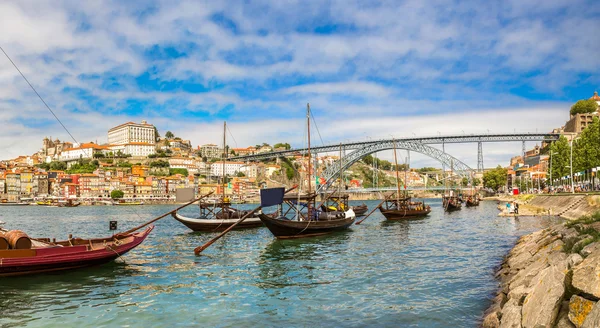 Porto et vieux bateaux traditionnels — Photo