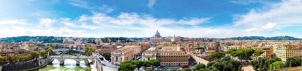 Rome en de basiliek van St. Peter in Vaticaan — Stockfoto