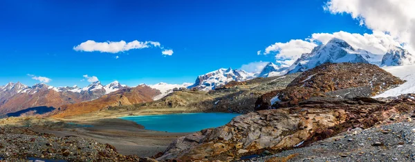 Montañas de los Alpes paisaje en Suiza — Foto de Stock