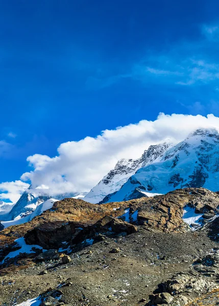 Montañas de los Alpes paisaje en Suiza —  Fotos de Stock