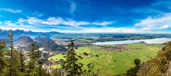 Campi verdi in Baviera in Germania — Foto Stock