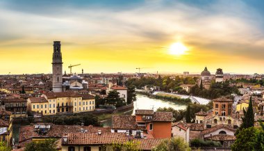 Gün batımında Verona, İtalya