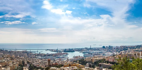 Hafen von Genua in Italien — Stockfoto