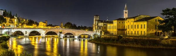 Ponte di Pietra. Híd-Verona — Stock Fotó