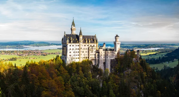 Neuschwanstein slott i Tyskland — Stockfoto