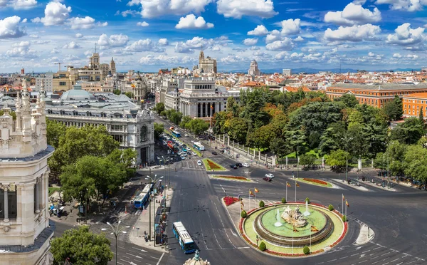 Cibeles-Brunnen auf der Plaza de Cibeles in Madrid — Stockfoto