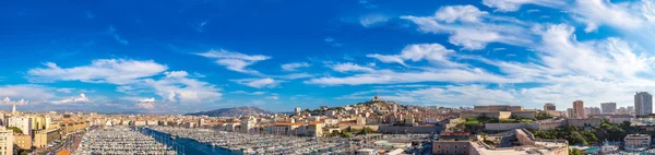 Alter Hafen in Marseille, Frankreich — Stockfoto