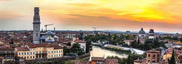 Verona, a naplemente, Olaszország — Stock Fotó