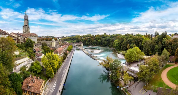 Bern és a Berner Munster-székesegyház — Stock Fotó