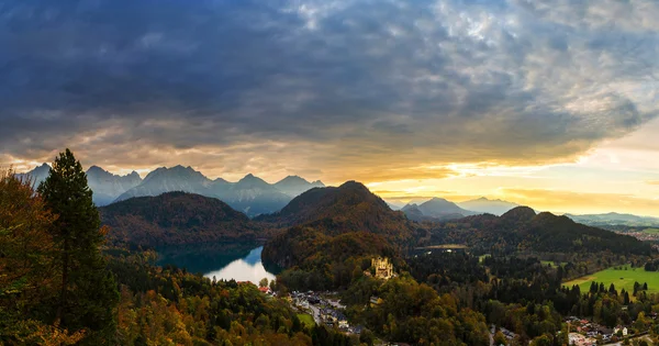 Alpes y lagos al atardecer en Alemania — Foto de Stock