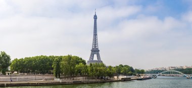 Paris ve Eyfel kulesinde SEINE