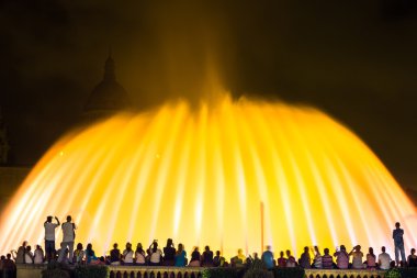 sihirli çeşme ışık gösterisi