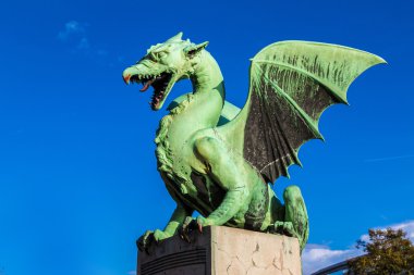 Ljubljana 'daki Ejderha Köprüsü