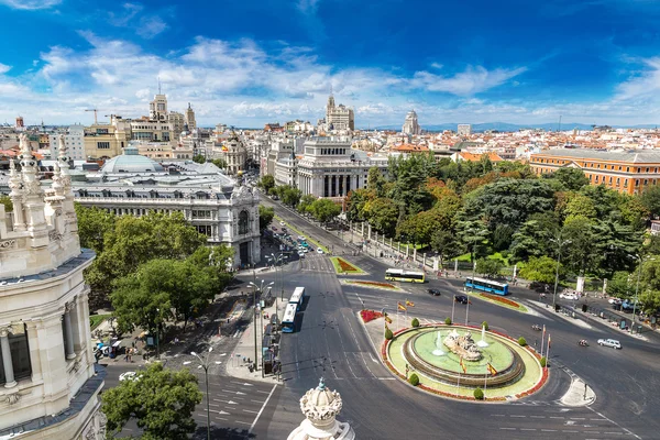 Cibeles-Brunnen auf der Plaza de Cibeles in Madrid — Stockfoto