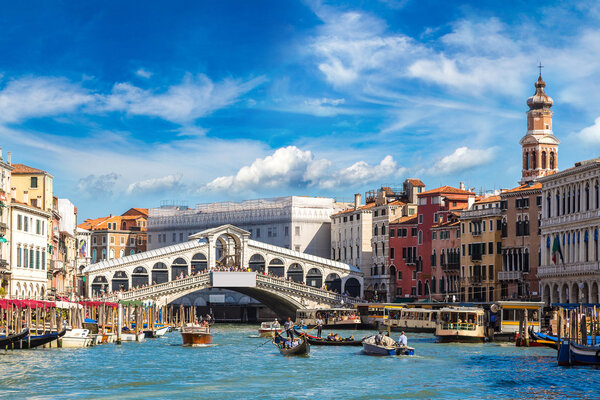 Gondolas at Rialto bridge in Venice