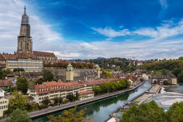 Bern és a Berner Munster-székesegyház — Stock Fotó