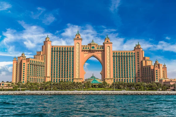 Atlantis Palm hotel in Dubai — Stock Photo, Image