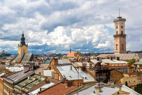 Hermoso paisaje urbano de Lviv — Foto de Stock