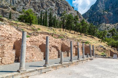 Yaz Delphi antik kalıntılar