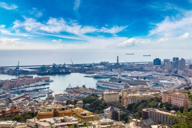 Port Cenova yaz gün