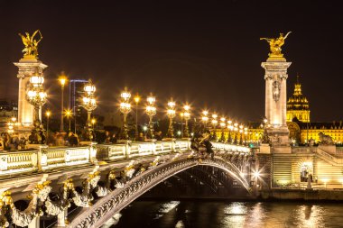 Paris'teki Köprü alexandre III