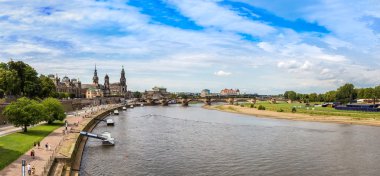 Güzel yaz günü Dresden