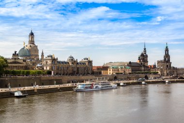 Güzel yaz günü Dresden
