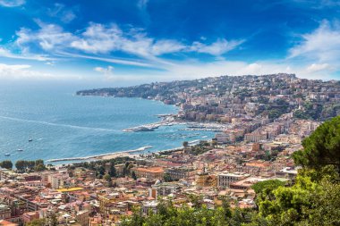 Napoli parlak yaz gününde