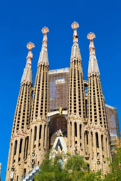 Sagrada Familia in summer day — Stock Photo, Image